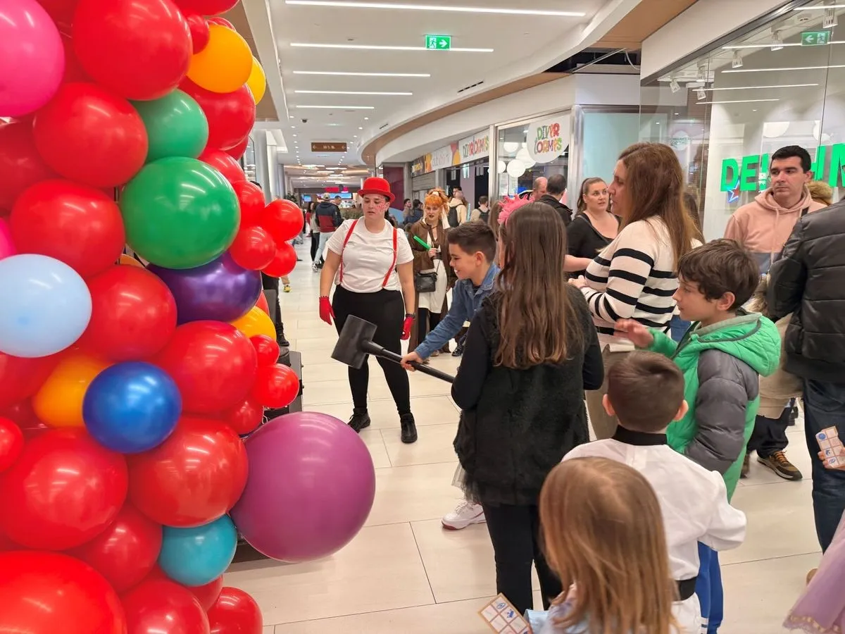 Carnaval en el centro comercial El Tormes
