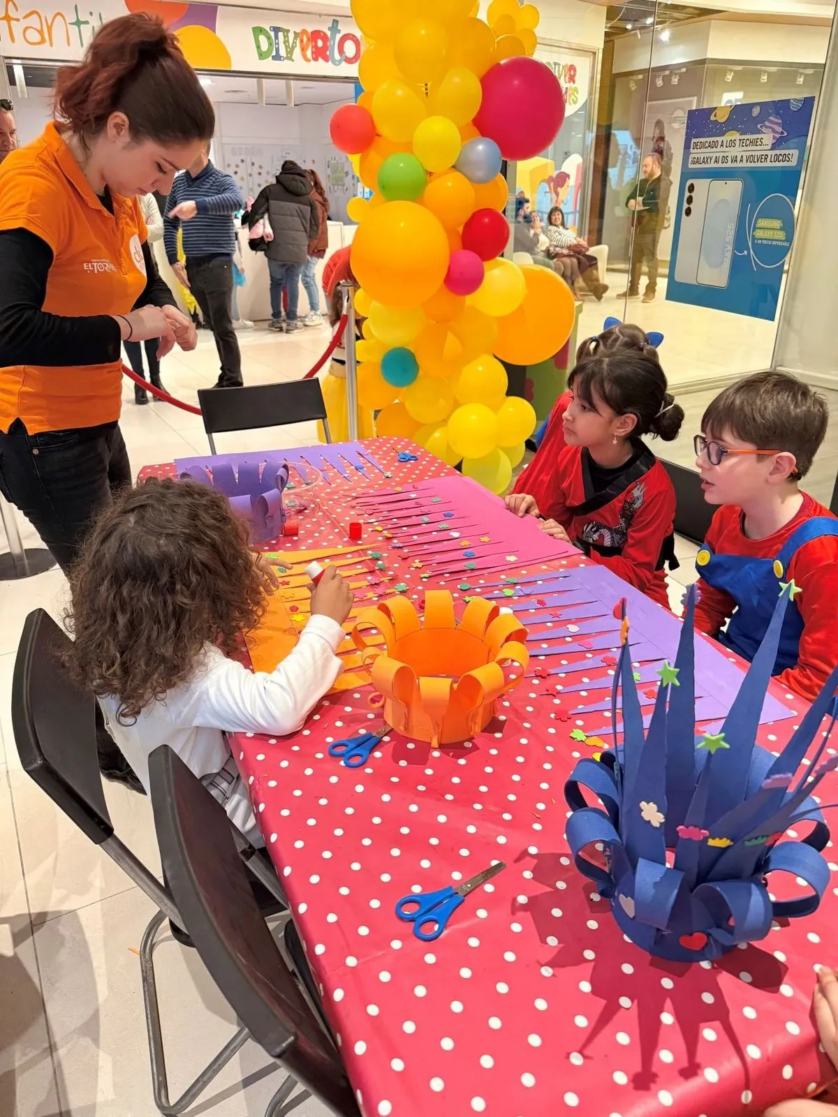 Carnaval en el centro comercial El Tormes