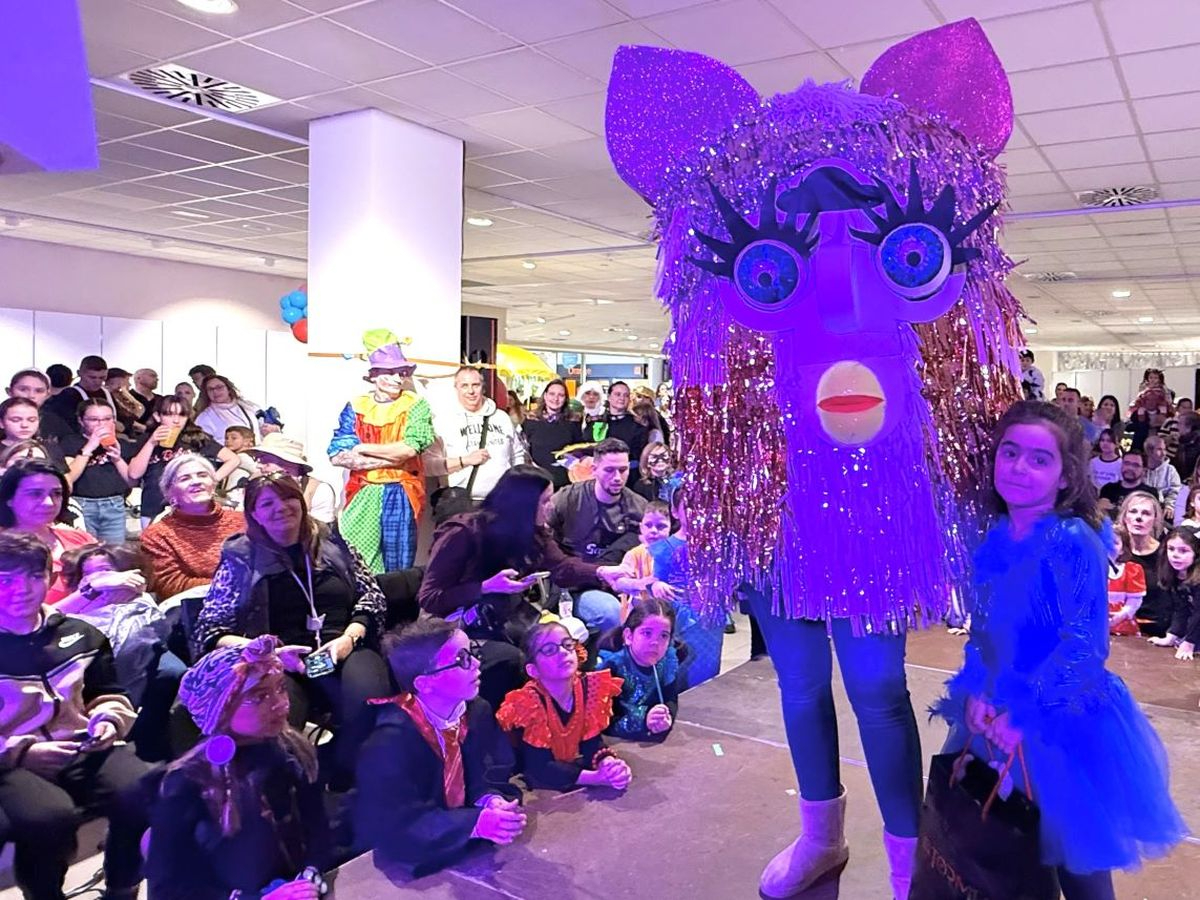Carnaval en el centro comercial El Tormes