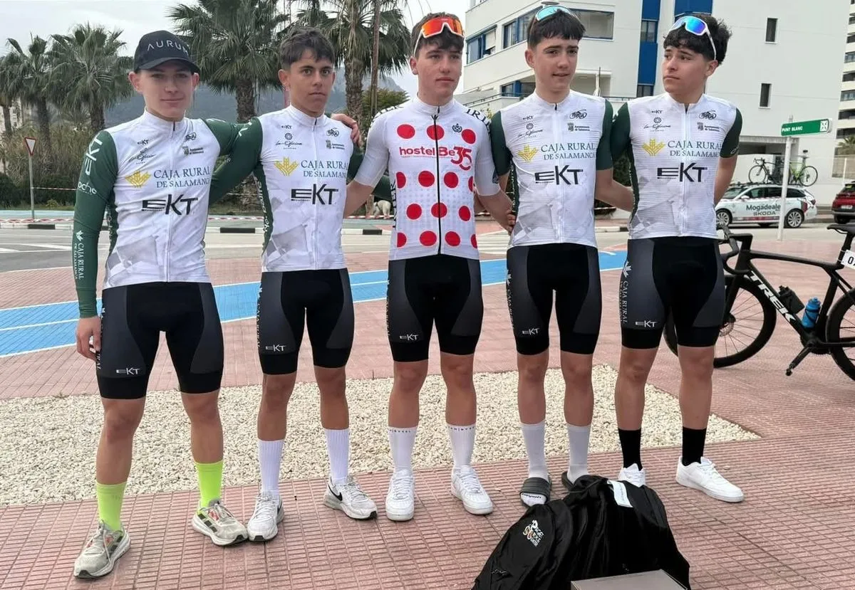 El Caja Rural-EKT en  la Vuelta Costa Blanca 