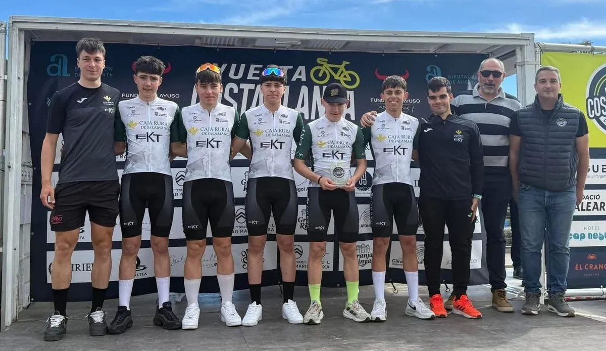El Caja Rural-EKT en  la Vuelta Costa Blanca 