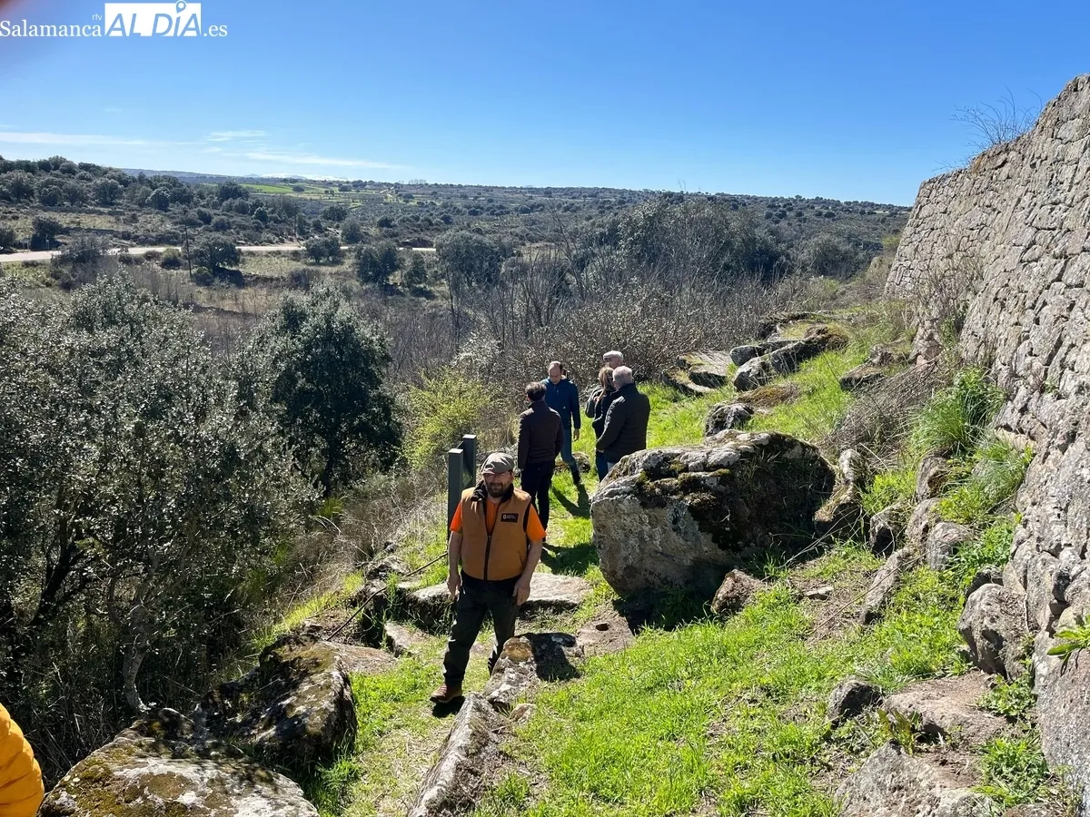 El castro vetón de Yecla de Yeltes recibe cada fin de semana decenas de turistas