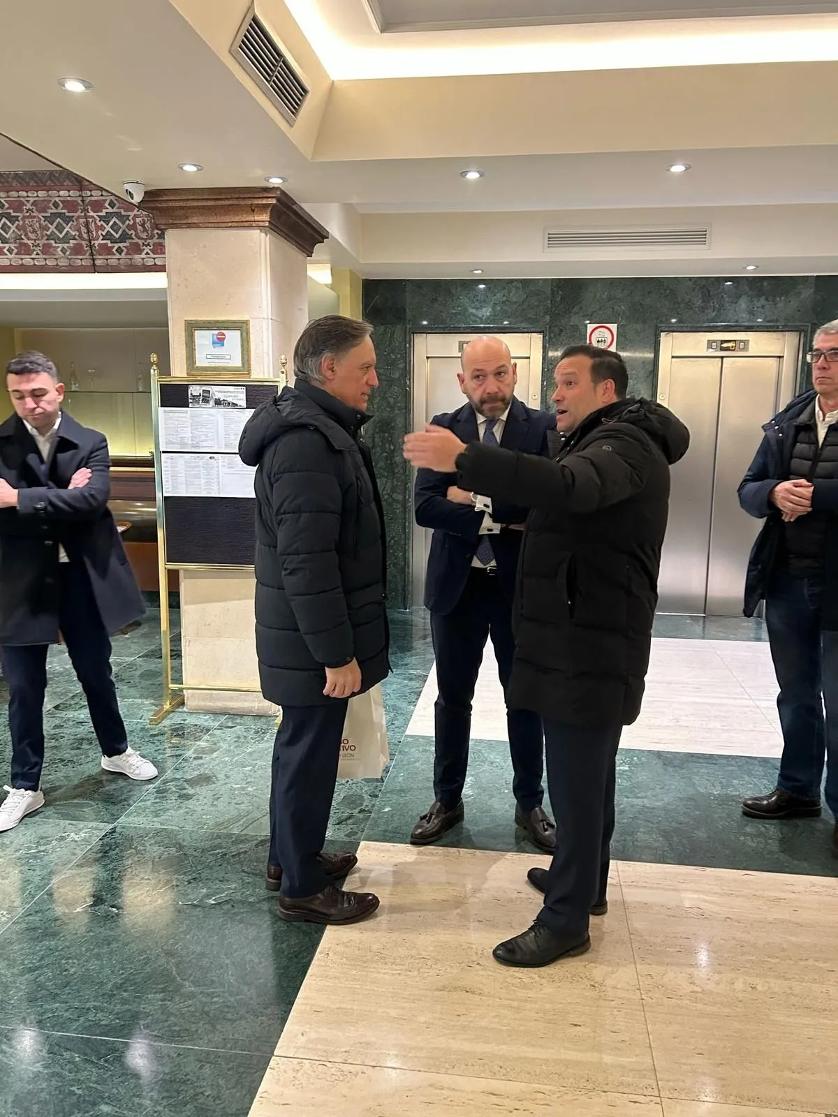 Encuentro del Ayuntamiento de Salamanca y la Asociación de Empresarios de Hostelería (AEHS)