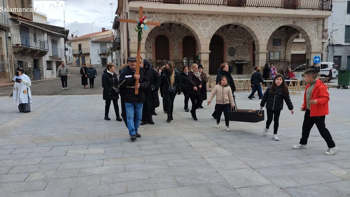 Celebración del entierro de la sardina en Villarino de los Aires / CORRAL