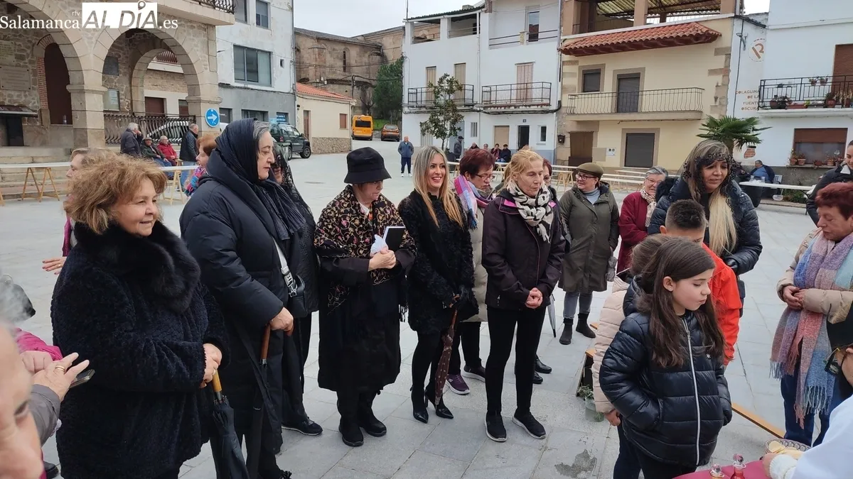 Celebración del entierro de la sardina en Villarino de los Aires / CORRAL