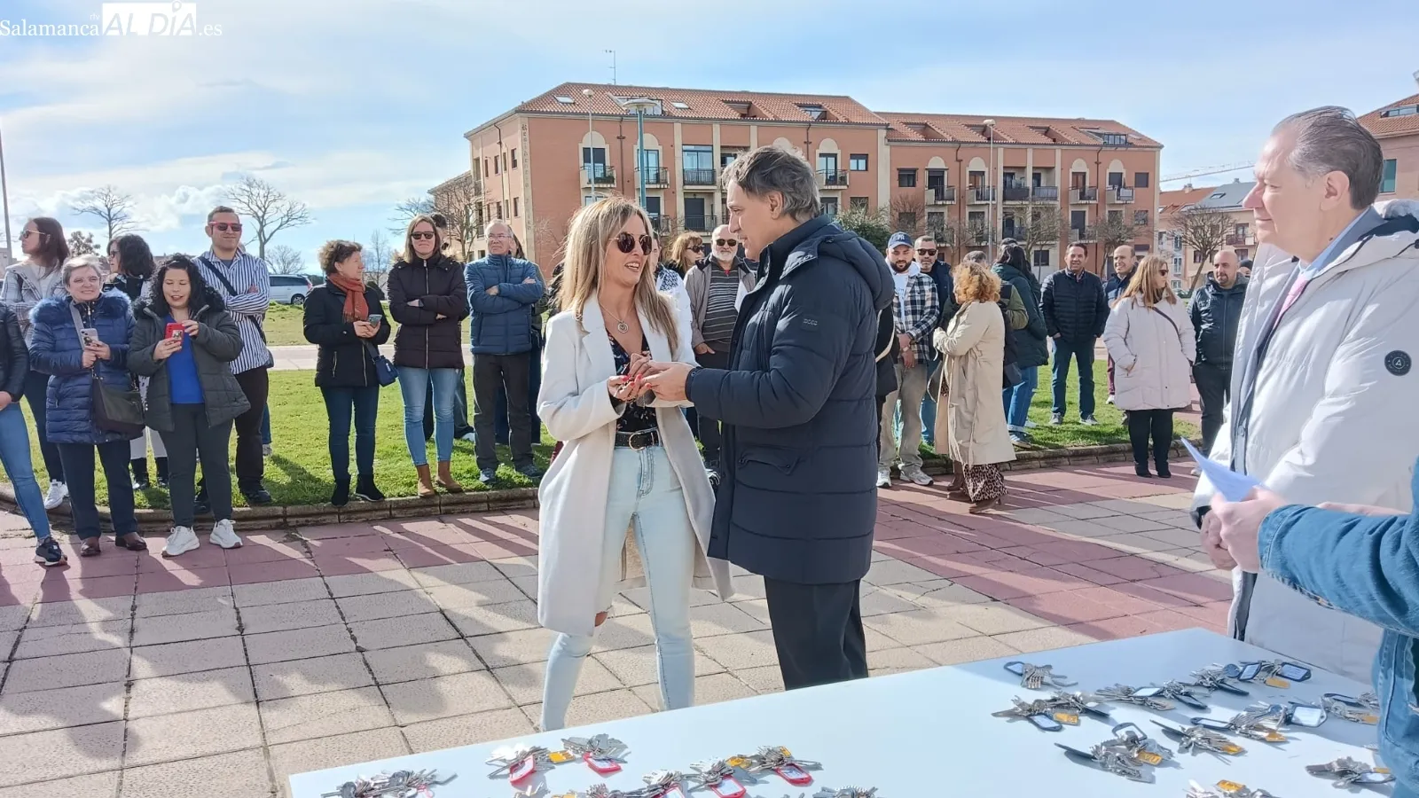 Entrega de las llaves de la nueva promoción de 48 viviendas protegidas y garajes en el barrio de Pizarrales | FOTOS: 
