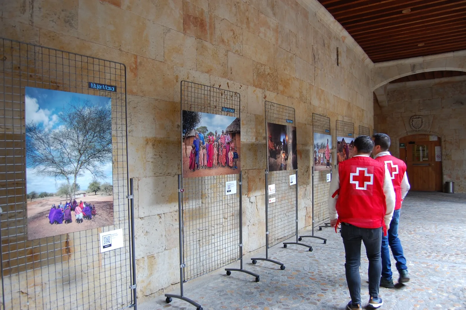 La realidad de la mujer masái: una exposición fotográfica única en la Casa de las Conchas 