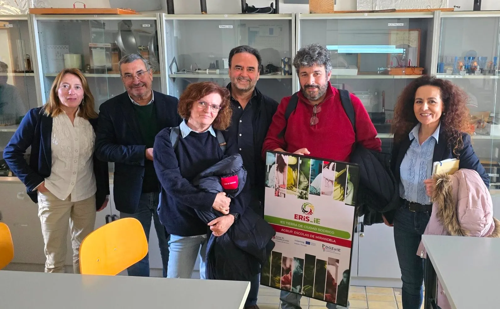 Foto 9 - El IES Tierra recibe a los responsables portugueses del proyecto transfronterizo en el que participa