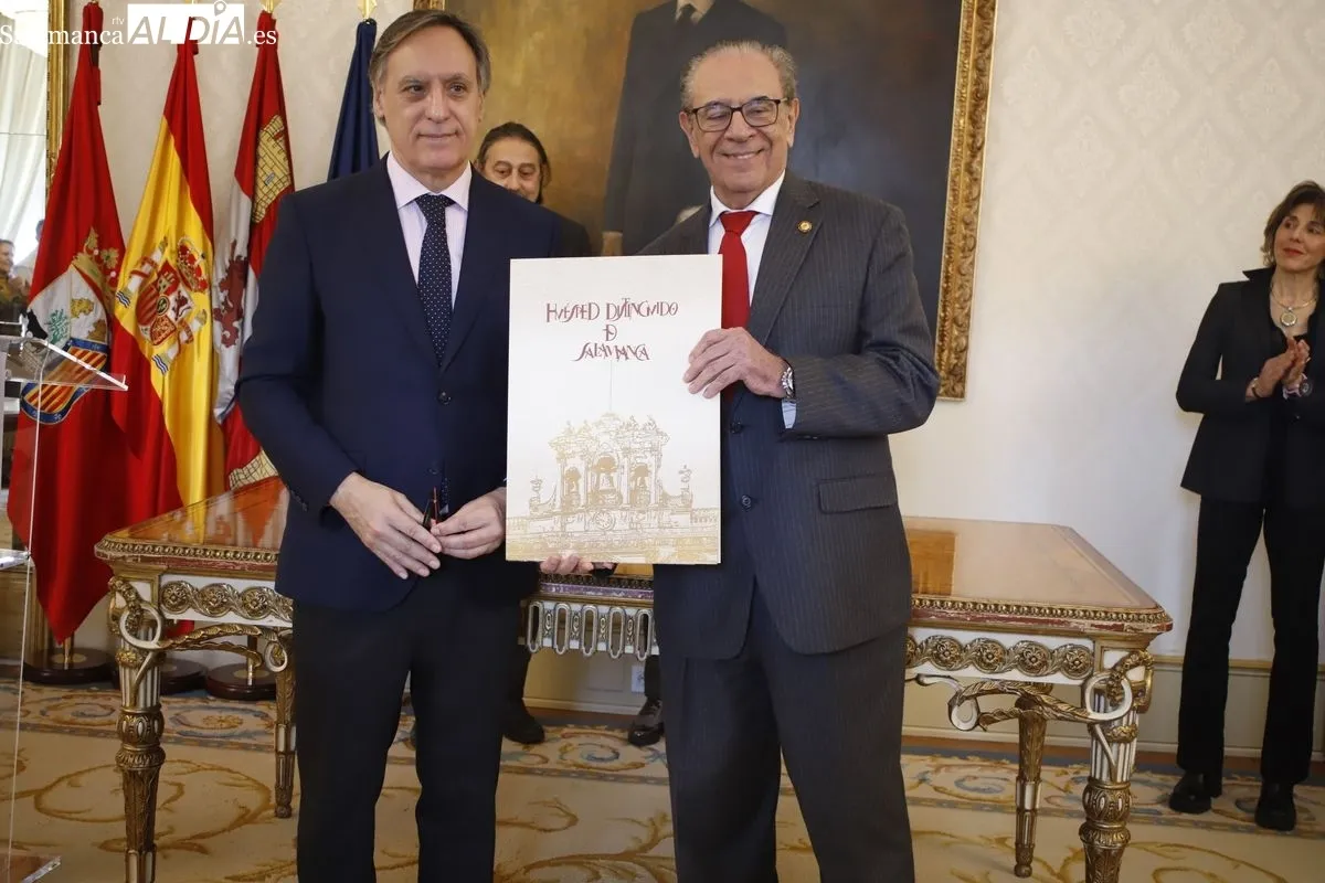Adolfo García Sastre, Sebastião Helvecio Ramos de Castro y María Urioste Ramón y Cajal, nuevos huéspedes distinguidos de Salamanca | FOTOS: Ángel Puma 