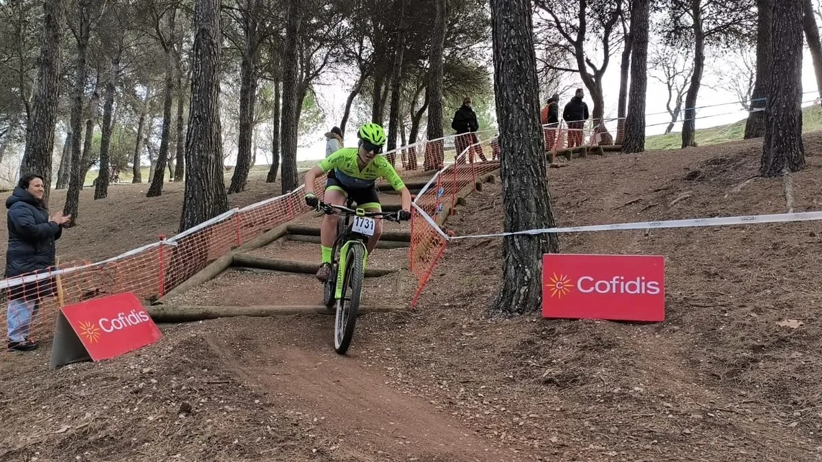 Ciclistas del HyD - Ciudad de Salamanca en el Gran Premio Ciudad de Valladolid BTT XCO