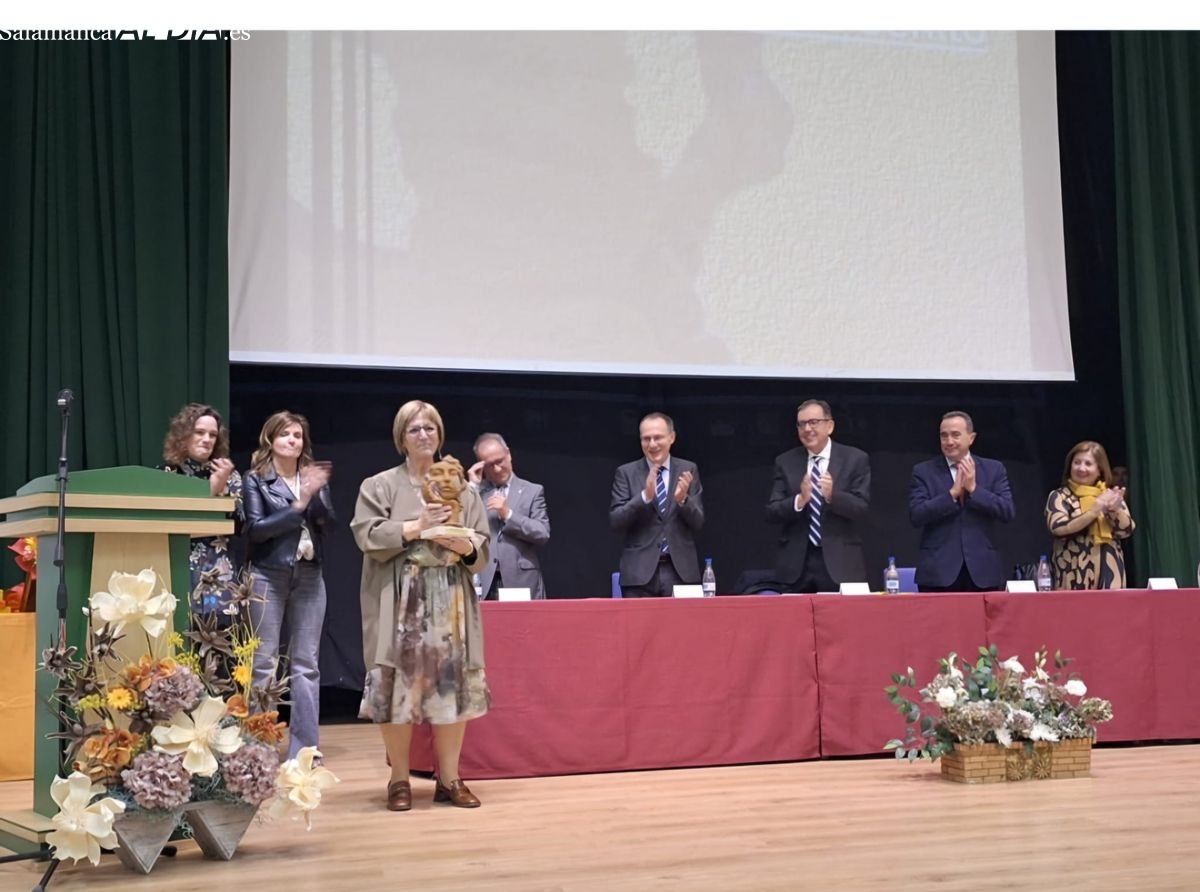 El centro penitenciario de Topas celebra el Día Internacional de la Mujer con la entrega del Premio Izcala a la Mujer a Carmen Cabrera 