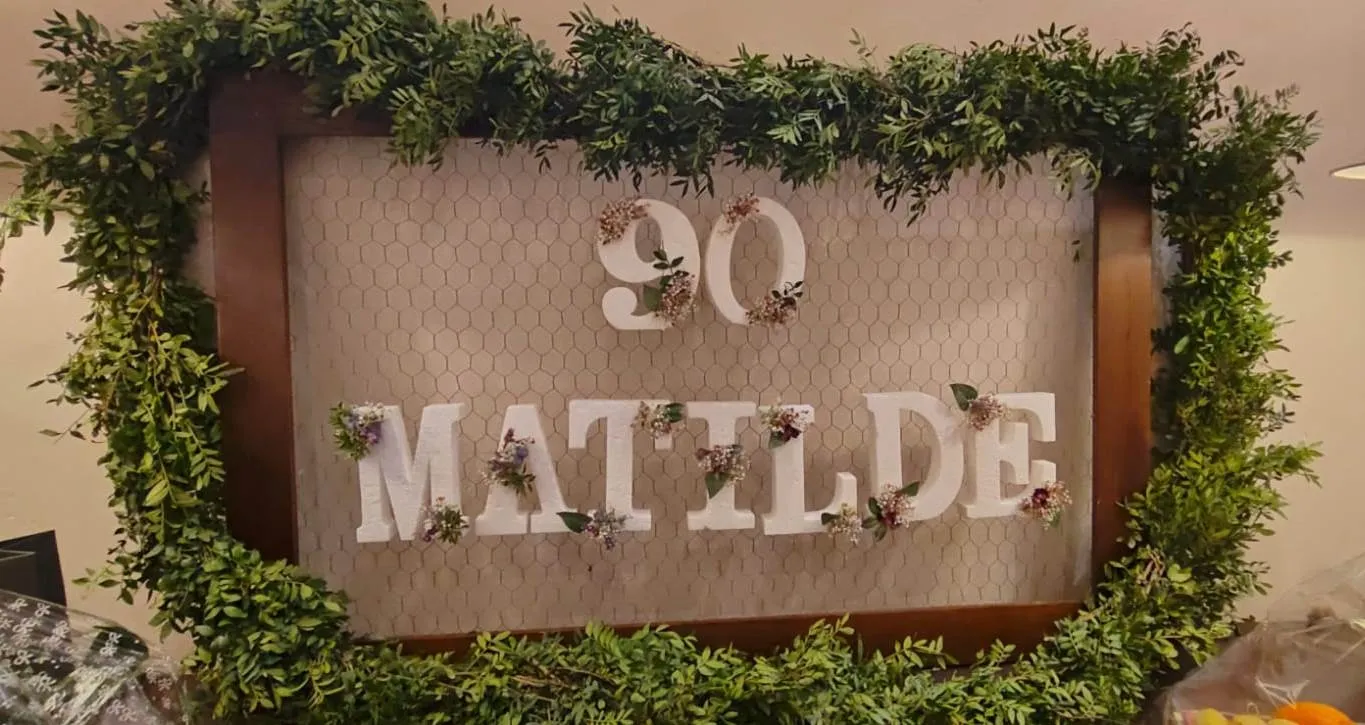 Foto 8 - Matilde Castilla recibe una fiesta sorpresa por su inminente 90 cumplea&ntilde;os