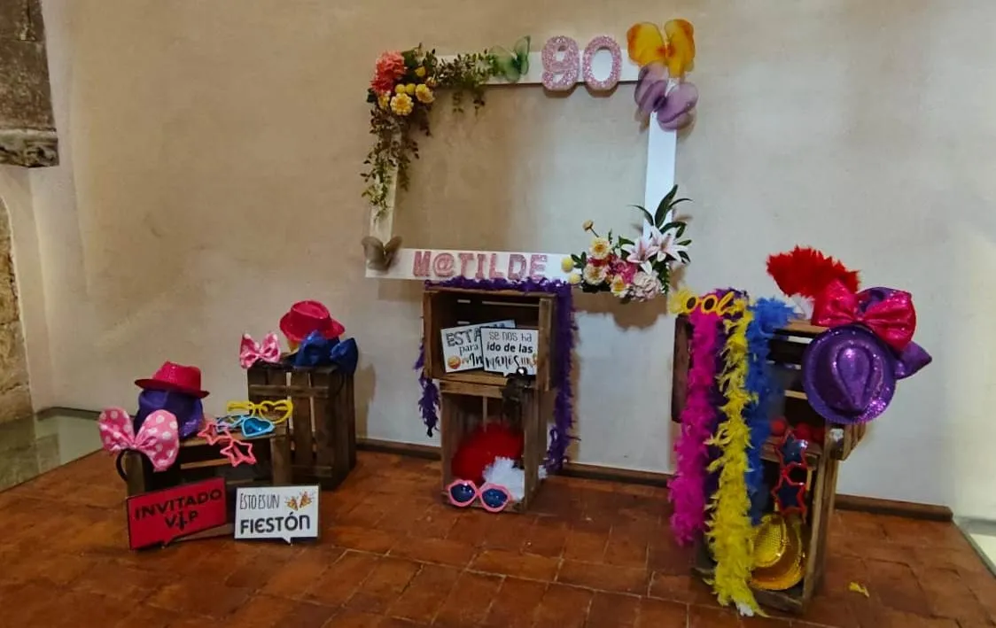Foto 9 - Matilde Castilla recibe una fiesta sorpresa por su inminente 90 cumplea&ntilde;os