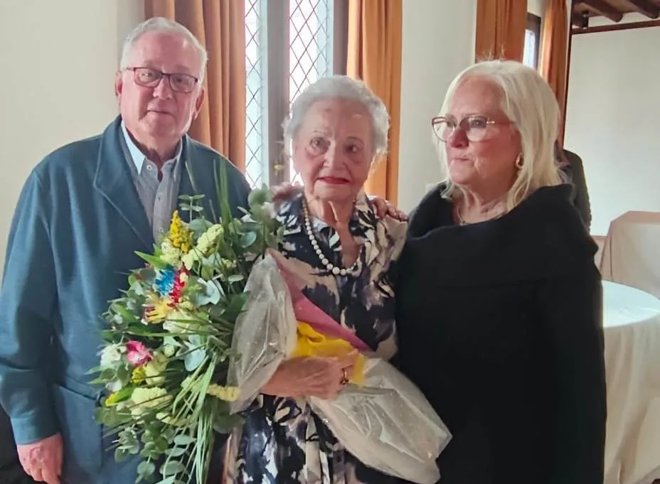 Foto 11 - Matilde Castilla recibe una fiesta sorpresa por su inminente 90 cumplea&ntilde;os