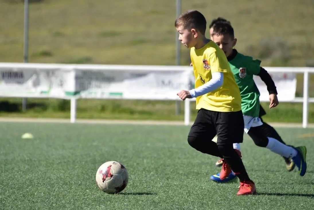 Foto 2 - La Liga Prebenjam&iacute;n del Ciudad Rodrigo CF retorna a los Campos de To&ntilde;ete