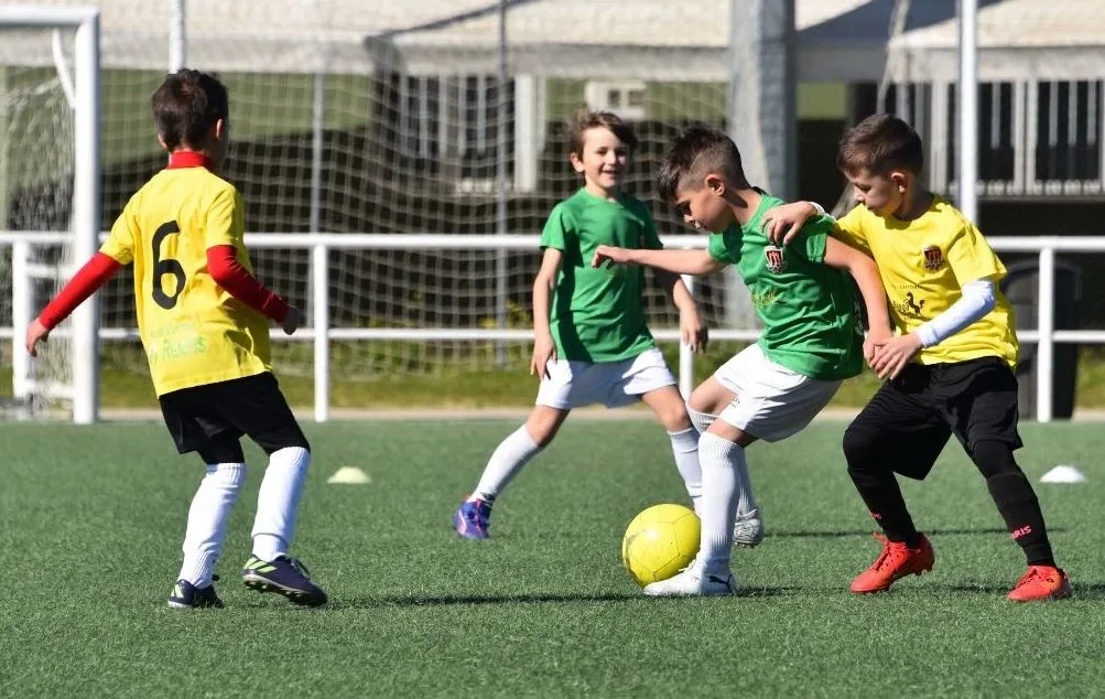 Foto 4 - La Liga Prebenjam&iacute;n del Ciudad Rodrigo CF retorna a los Campos de To&ntilde;ete