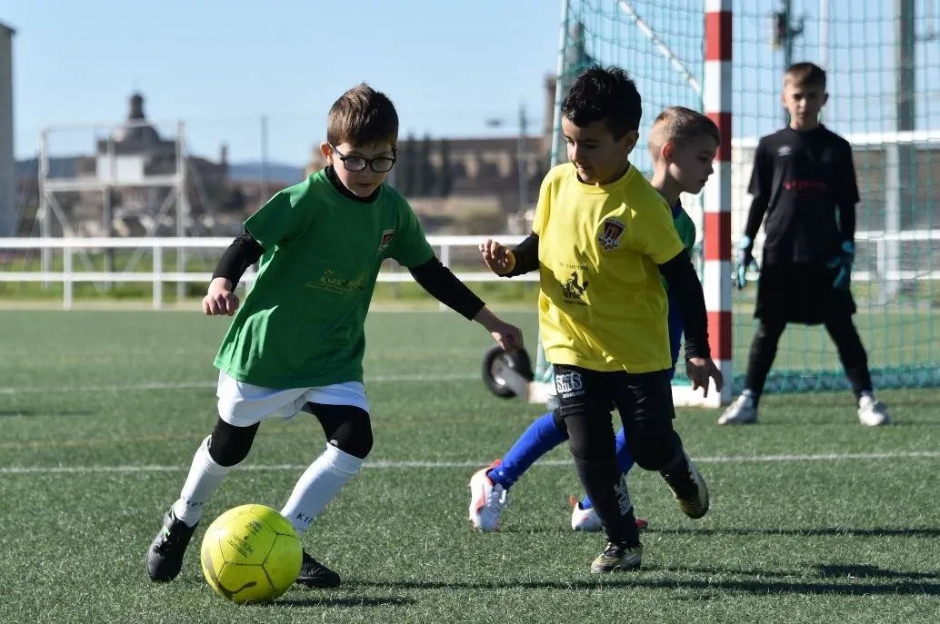 Foto 10 - La Liga Prebenjam&iacute;n del Ciudad Rodrigo CF retorna a los Campos de To&ntilde;ete