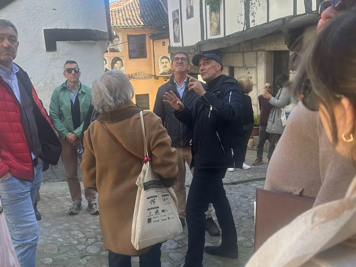Imágenes de la Jornada 'Tierra, Herencia y Patrimonio', organizada este sábado por la Asociación de Archiveros de Castilla y León (ACAL) en la localidad de Mogarraz
