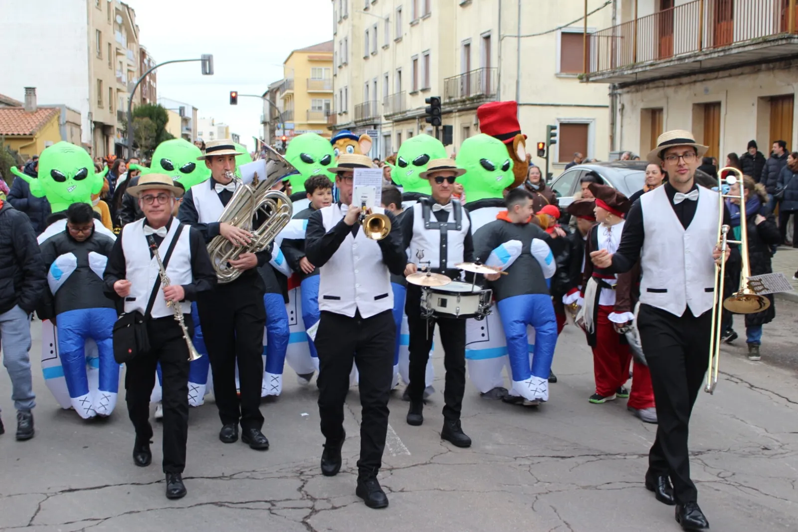 Foto 8 - Guijuelo sigue vibrando al ritmo del Carnaval (FOTOS)