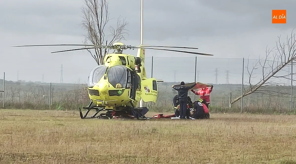 Cambio de helicóptero del herido en Ciudad Rodrigo | Fotos: Adrián Martín