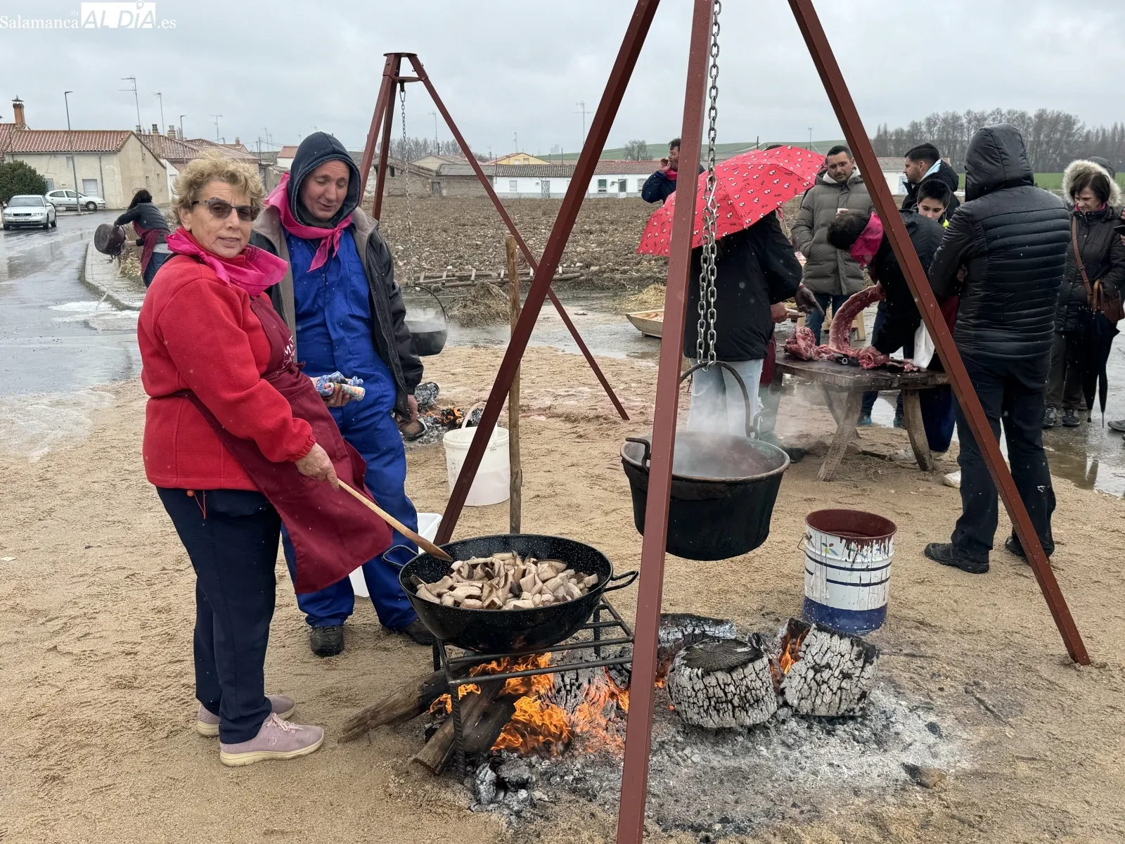 Foto 6 - B&oacute;veda del Rio Almar disfruta de dos d&iacute;as de fiesta y buen ambiente durante su II Matanza Tradicional