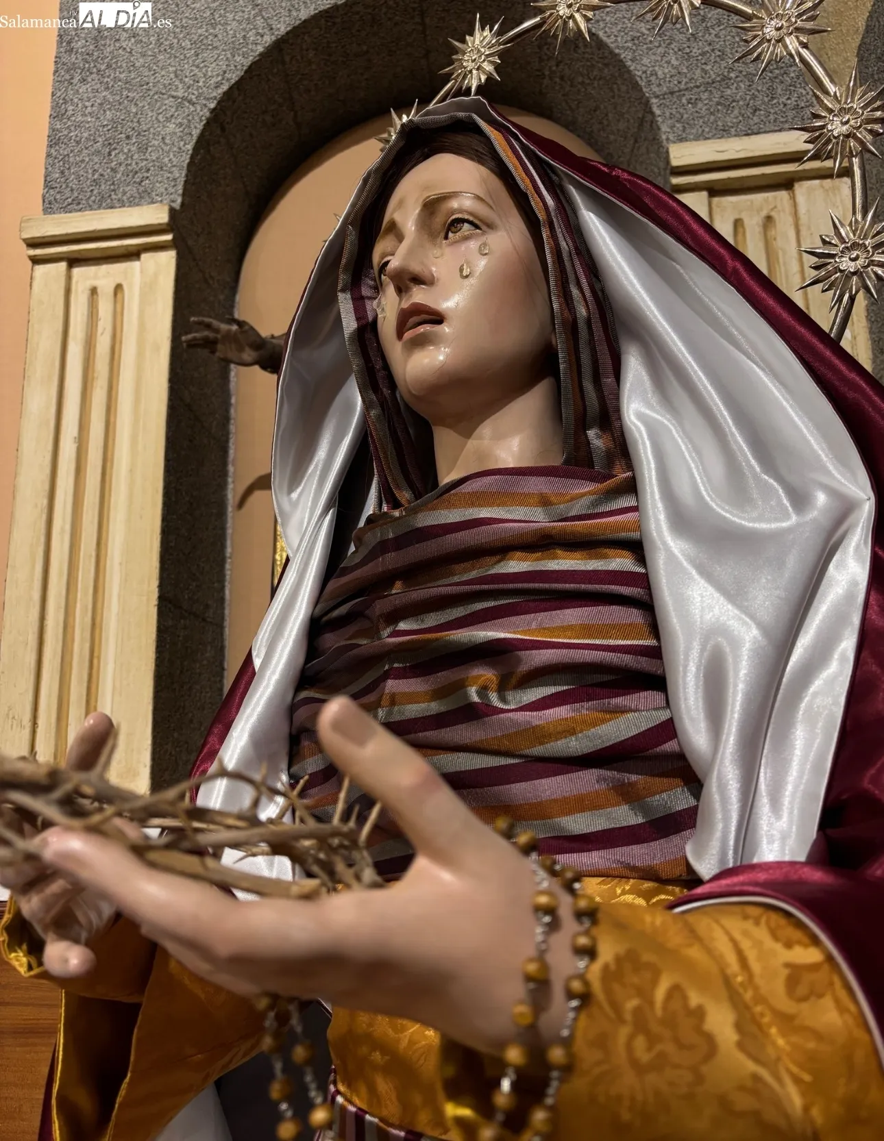 Foto 4 - Nuestra Se&ntilde;ora de las L&aacute;grimas recibe a cofrades y devotos vestida de hebrea para anunciar la Cuaresma