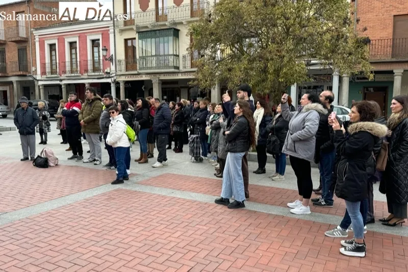 Peñaranda conmemora el 8M en la Plaza de España
