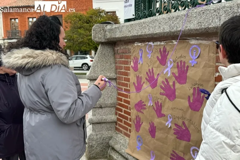 Peñaranda conmemora el 8M en la Plaza de España