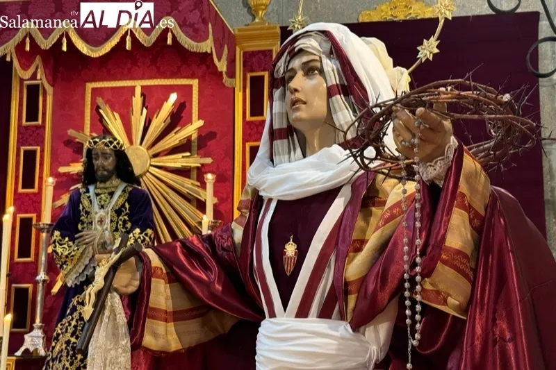 Besapiés a Jesús de Medinaceli en la iglesia parroquial de Peñaranda