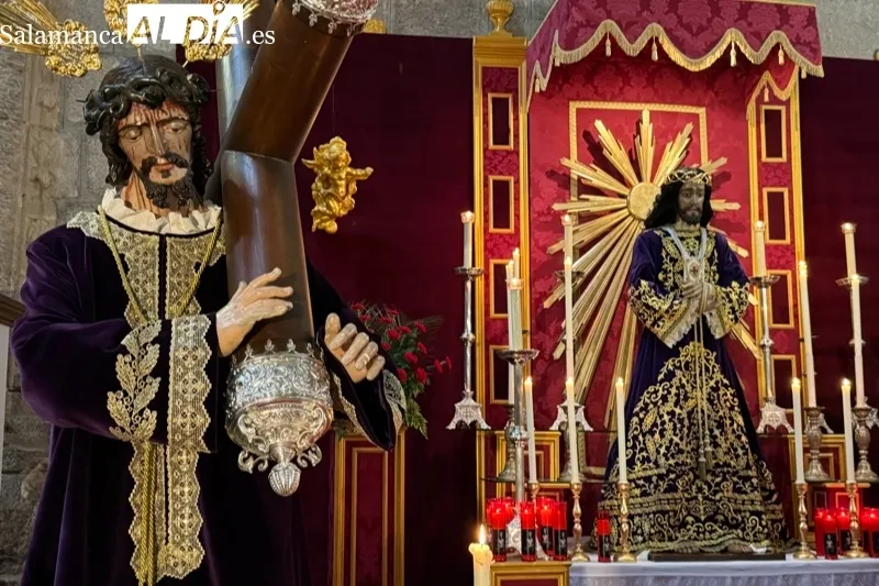 Besapiés a Jesús de Medinaceli en la iglesia parroquial de Peñaranda