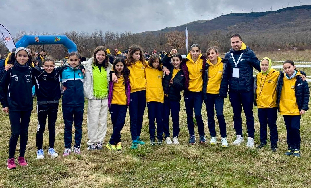 Las jóvenes atletas del Ciudad de Peñaranda, Adriana Alfayate y Sofía Martín, subcampeonas regionales de campo a través