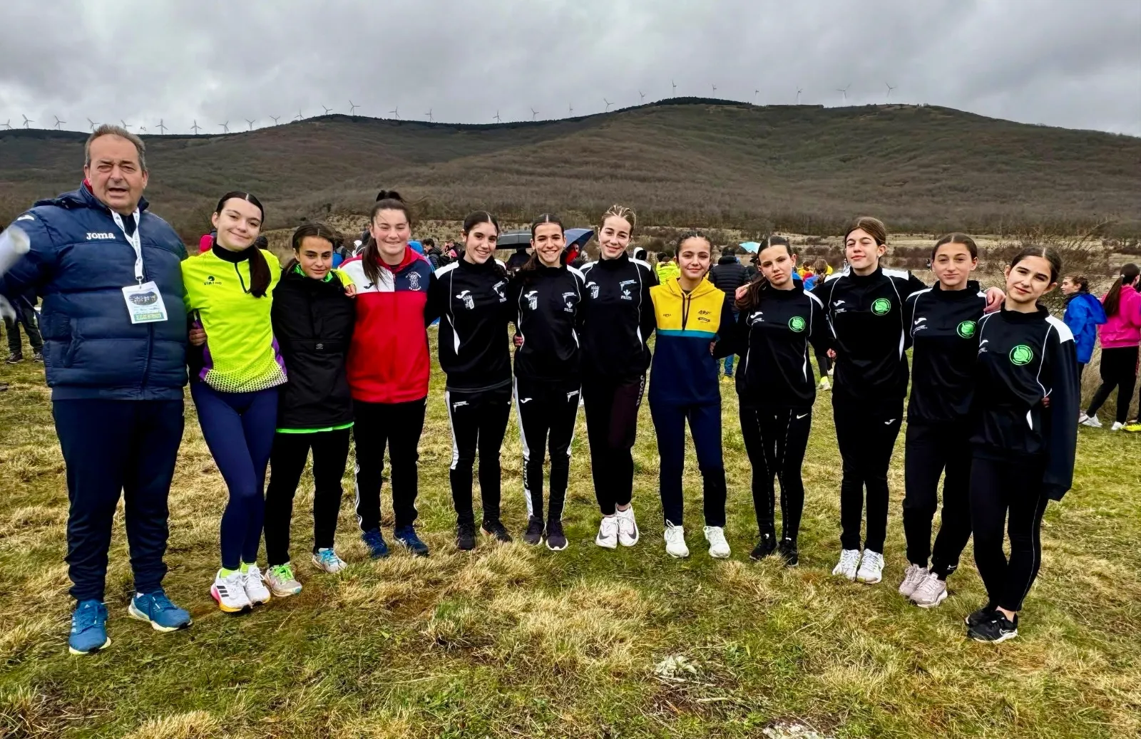 Foto 2 - Las j&oacute;venes atletas del Ciudad de Pe&ntilde;aranda, Adriana Alfayate y Sof&iacute;a Mart&iacute;n, subcampeonas regionales de campo a trav&eacute;s