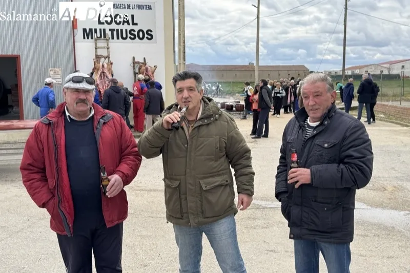 Foto 2 - Multitudinaria cita con la tradici&oacute;n en la X Matanza T&iacute;pica en Aldeaseca de la Frontera