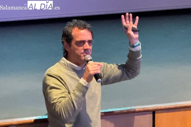Foto 3 - Germ&aacute;n, nieto del hist&oacute;rico escritor Miguel Delibes, muestra la cara m&aacute;s curiosa y desconocida del escritor a los alumnos del CEIP Miguel de Unamuno