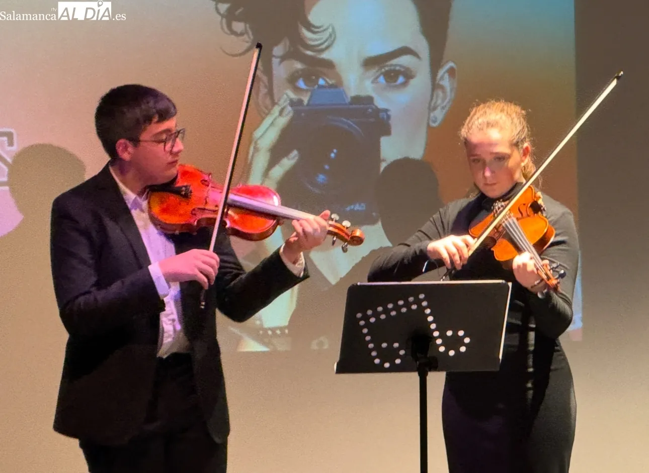 Foto 5 - J&oacute;venes de toda Espa&ntilde;a muestran su talento en Pe&ntilde;aranda durante la gran final del 8&ordm; Certamen de Cortos Sobre Igualdad