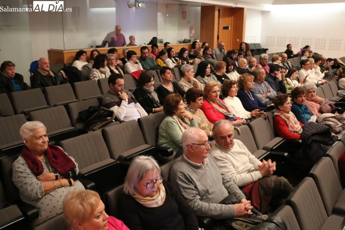 Entrega de premios y clausura del XXXVII Certamen Nacional de Teatro 'Villa de Vitigudino' / CORRAL
