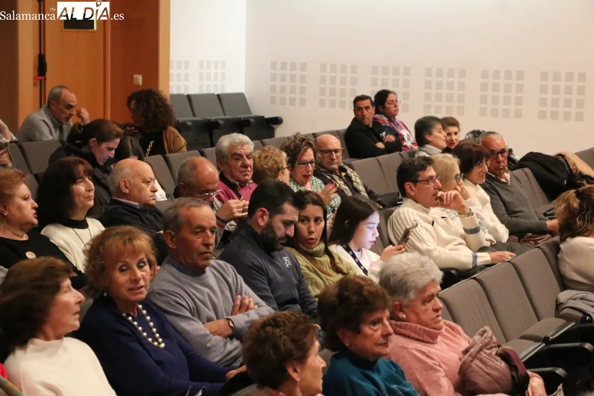 Entrega de premios y clausura del XXXVII Certamen Nacional de Teatro 'Villa de Vitigudino' / CORRAL