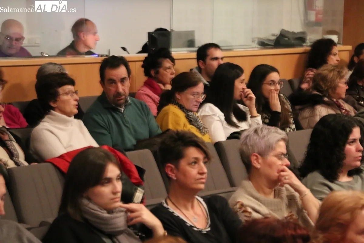 Entrega de premios y clausura del XXXVII Certamen Nacional de Teatro 'Villa de Vitigudino' / CORRAL