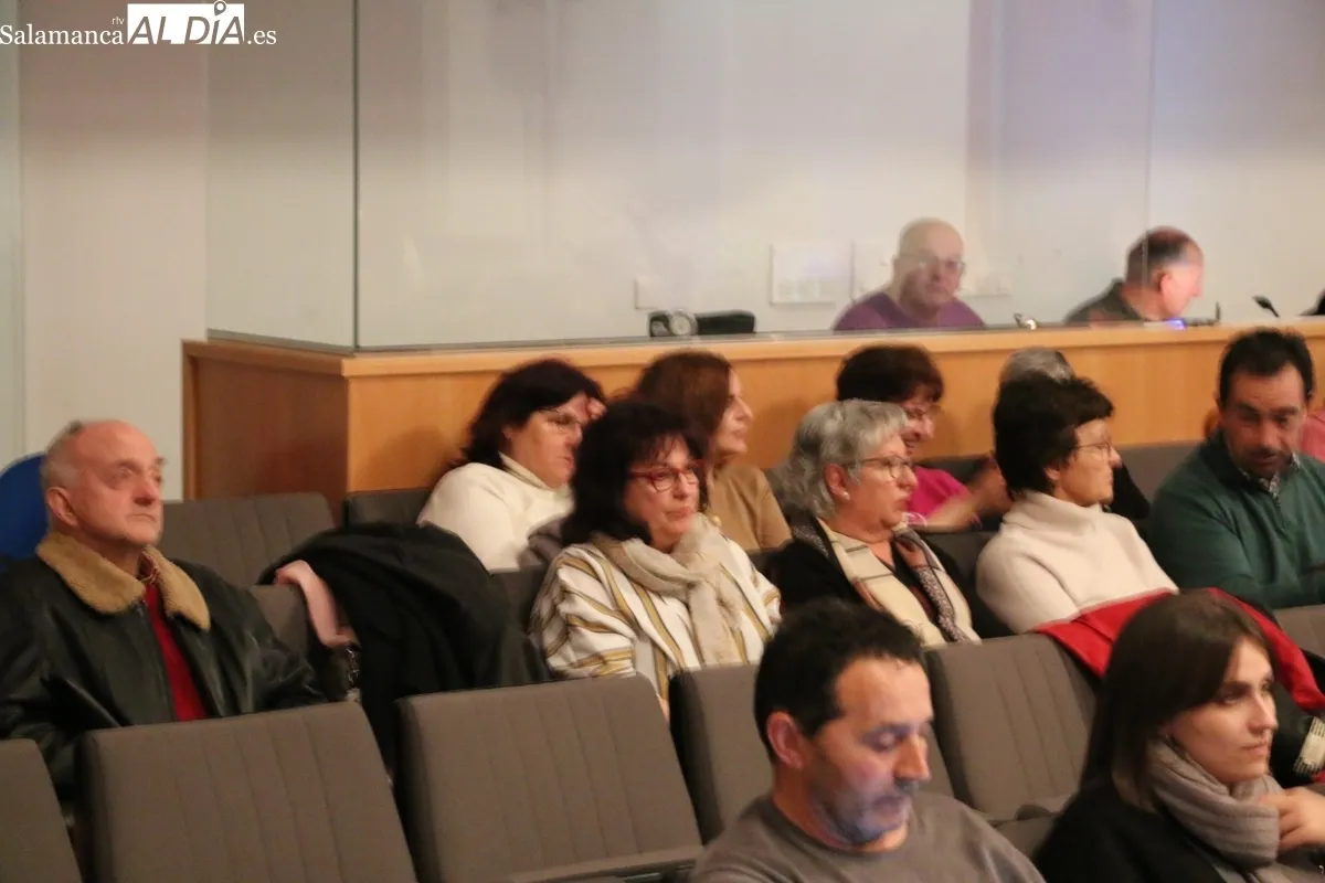 Entrega de premios y clausura del XXXVII Certamen Nacional de Teatro 'Villa de Vitigudino' / CORRAL