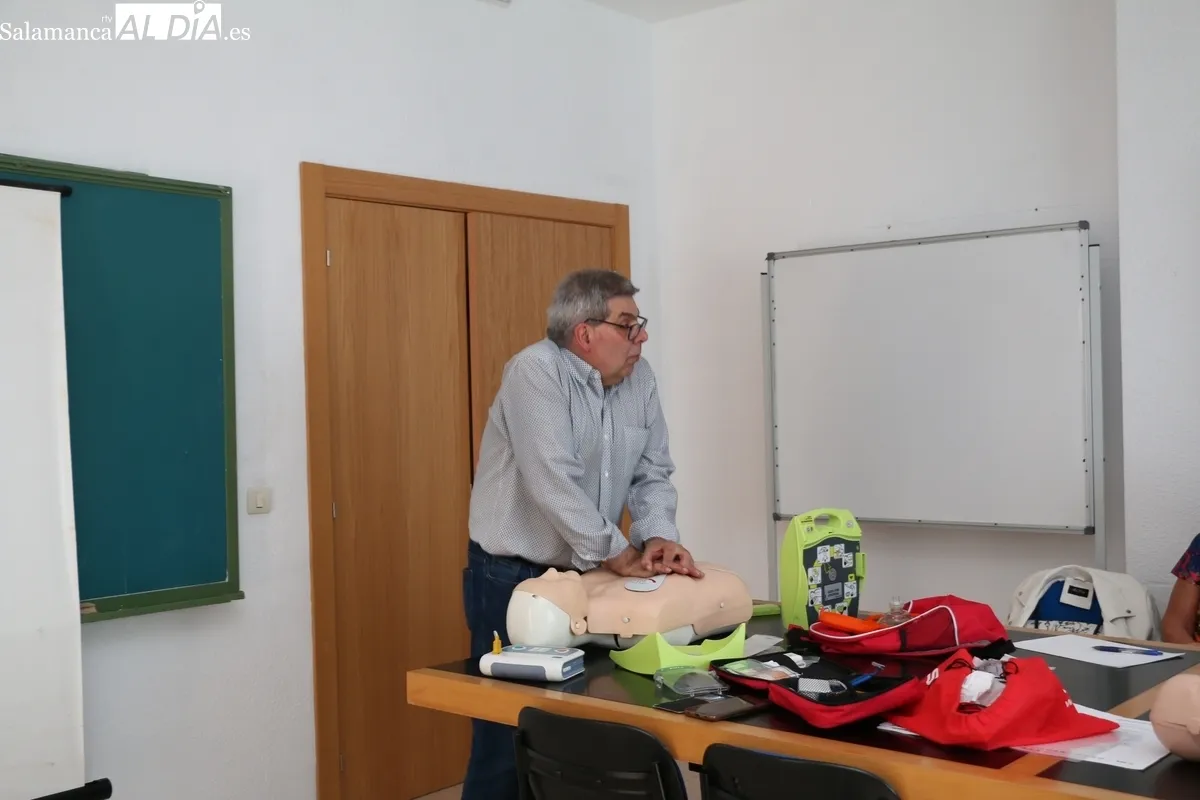 Curso formativo en Vitigudino para el uso de un desfibrilador semiautomático / CORRAL
