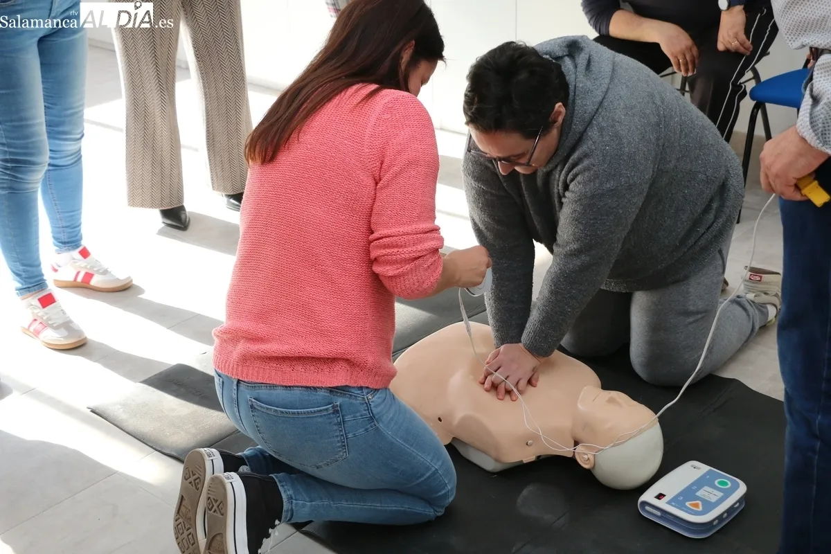 Curso formativo en Vitigudino para el uso de un desfibrilador semiautomático / CORRAL
