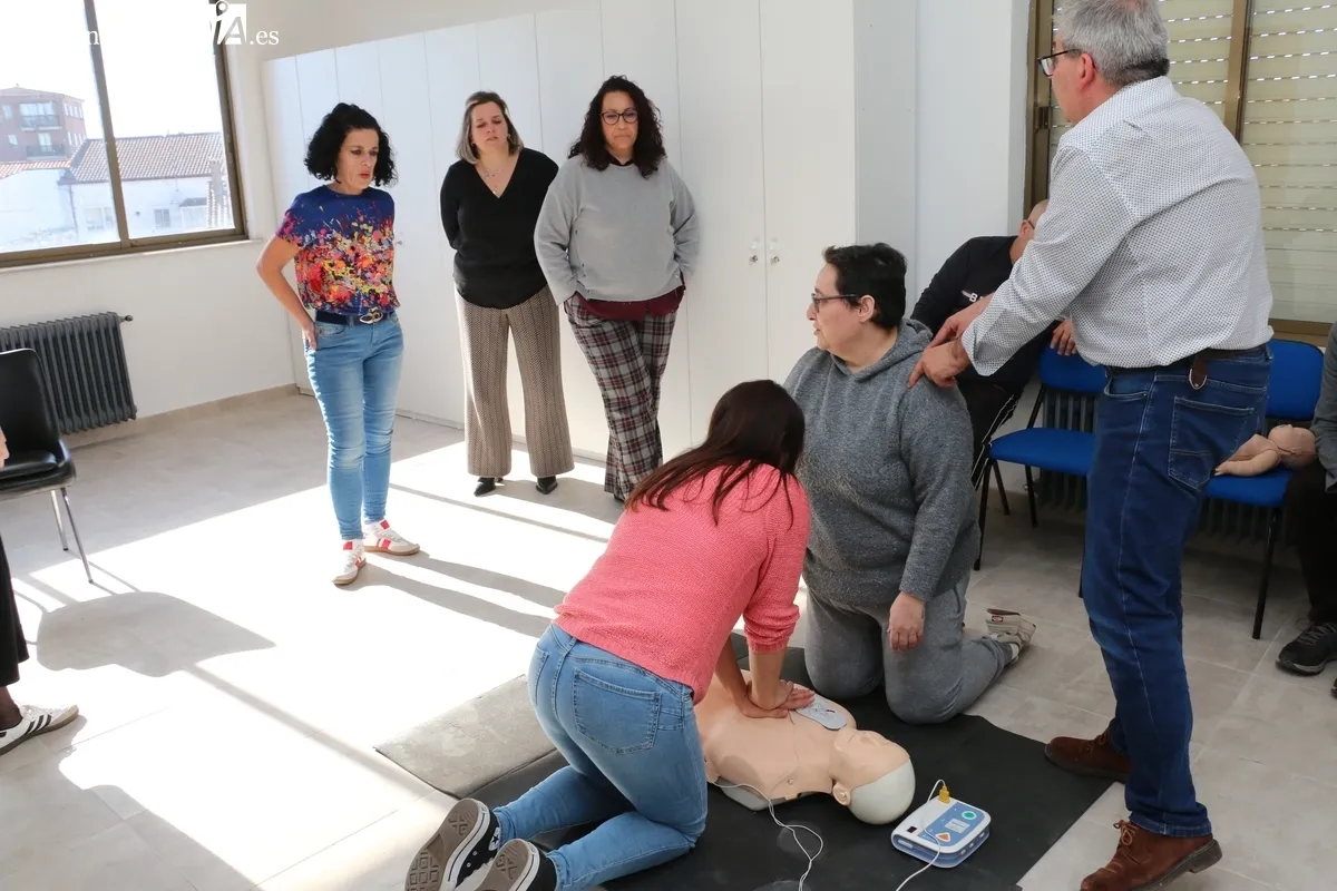 Curso formativo en Vitigudino para el uso de un desfibrilador semiautomático / CORRAL