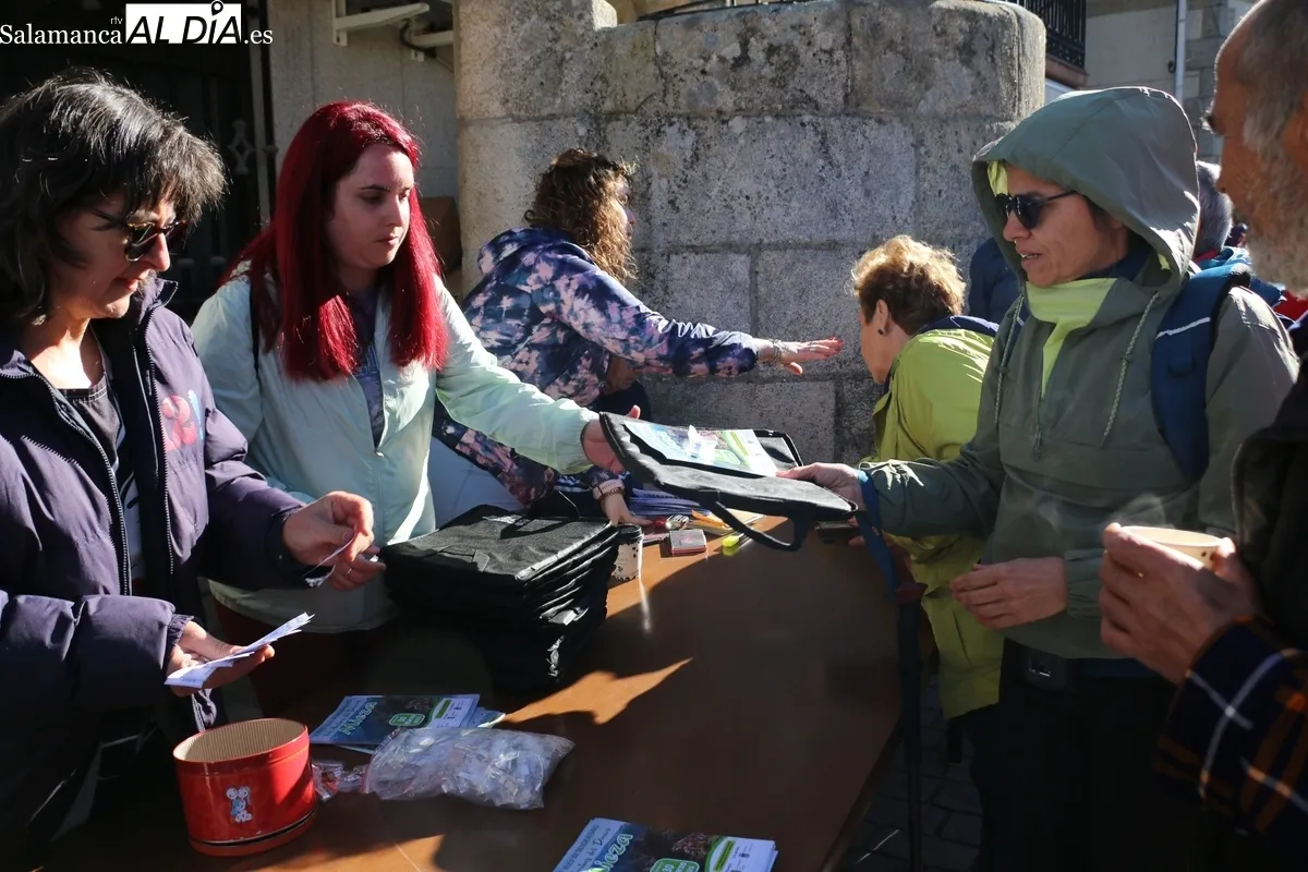 XXVIII Ruta de Senderismo 'Arribes del Duero' en Mieza / CORRAL