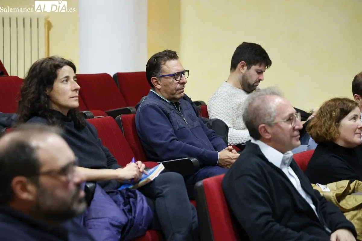 Jornada técnica sobre el ‘Libro del Edificio Digital’ (LED) organizada por el Colegio de Aparejadores de Salamanca en la Cámara de Comercio. Fotos: David Sañudo