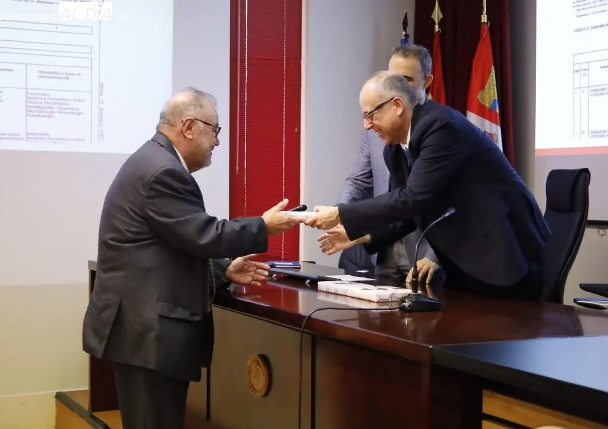 Emotivo homenaje de la Facultad de Enfermería y Fisioterapia de la Universidad de Salamanca a sus antiguos directores. Foto de David Domínguez
