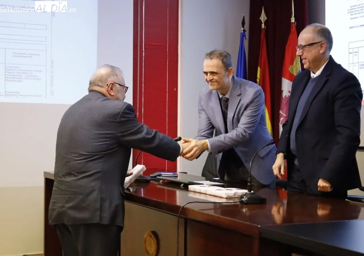 Emotivo homenaje de la Facultad de Enfermería y Fisioterapia de la Universidad de Salamanca a sus antiguos directores. Foto de David Domínguez