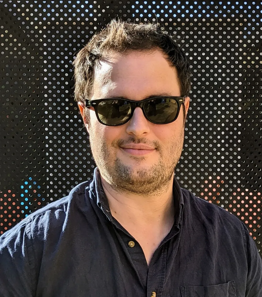 Miguel Alcazar, autor de Manuscritos olvidados