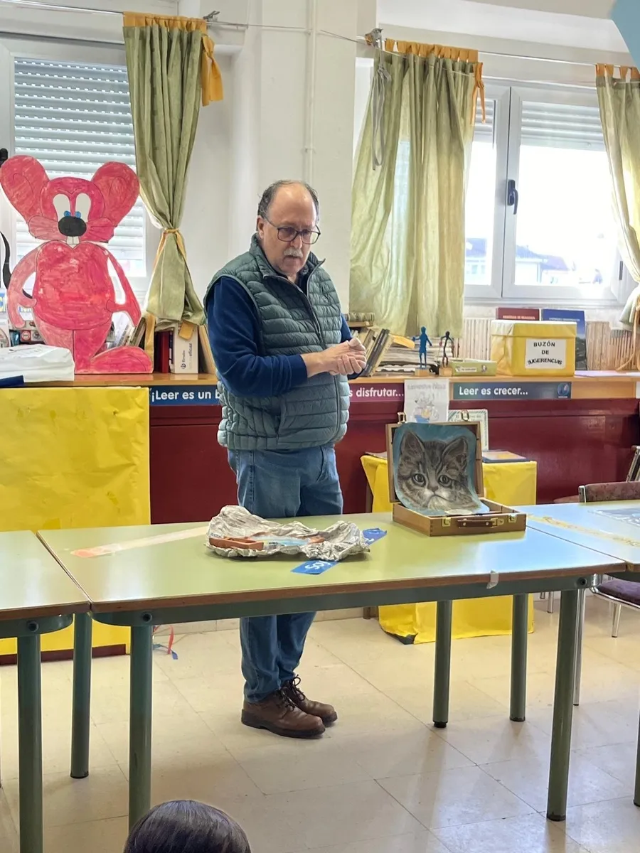 Diversos artistas locales han pasado ya por el CEIP Manuel Moreno Blanco, de Vitigudino 
