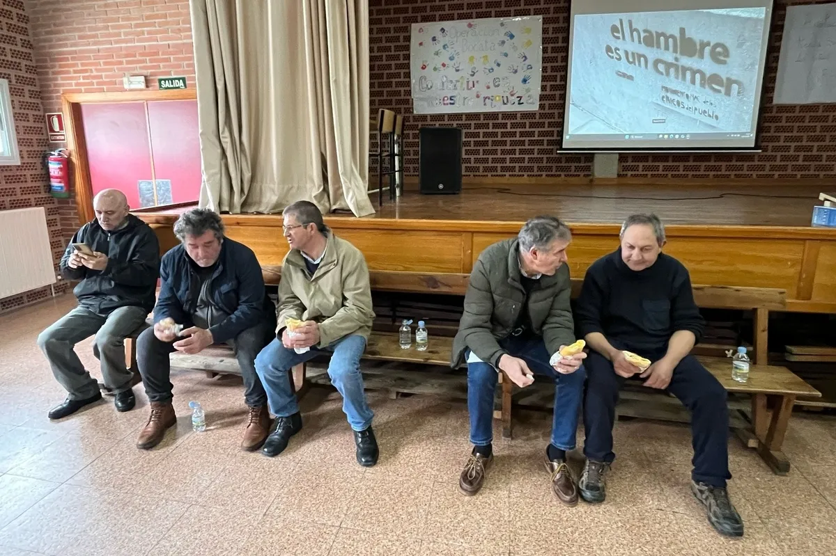 Pequeños y mayores se sumaron en El Cubo de Don Sancho a la campaña de Manos Unidas contra el hambre 