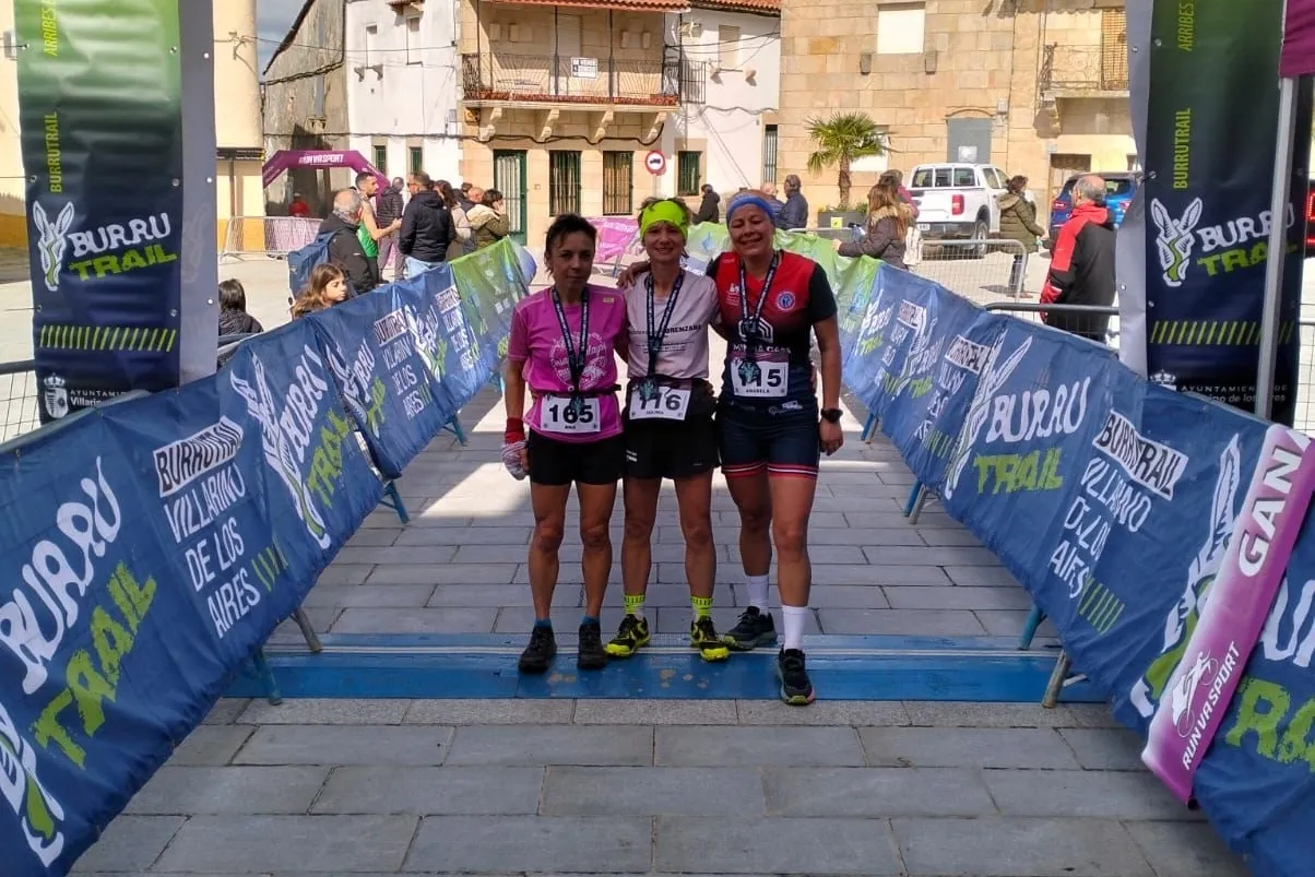 Podium femenino Miniburrutrail